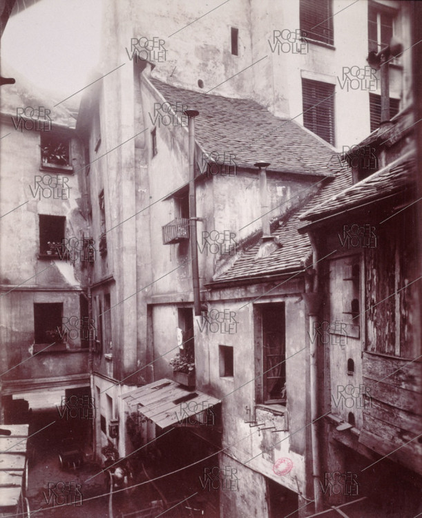 Atget - cour 21 rue Mazarine.jpg (375.8 Kio) Vu 37 fois Atget - cour 21 rue Mazarine.jpg